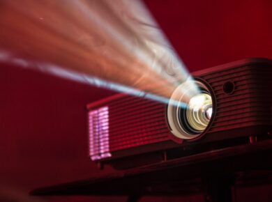 Het indrukwekkende werk van Maryam Hassouni op film en televisie