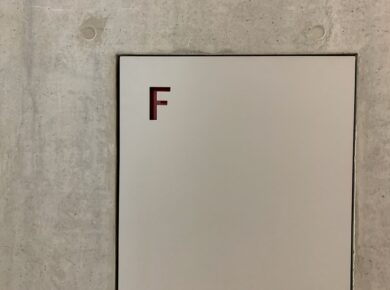 Zo installeer je een slimspiegel correct in jouw badkamer