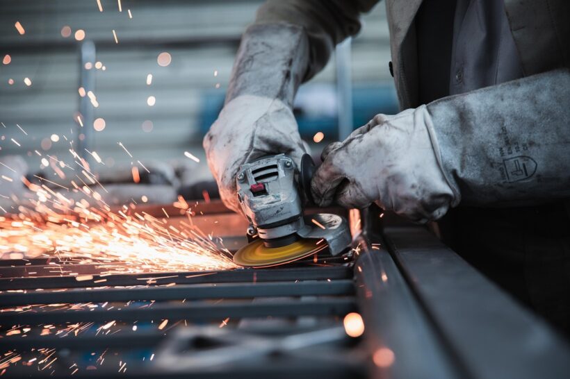 De juiste legbordstelling voor een opgeruimde werkplaats en schuur