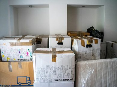 Zelf verhuizen of een verhuisbedrijf inschakelen: wat is de beste keuze?