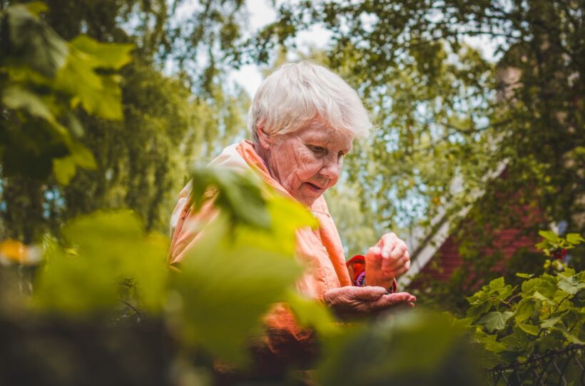 Ouder wordende ouders langer thuis: zo regel je op tijd de juiste hulp